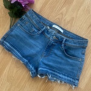 ZARA raw hem denim shorts